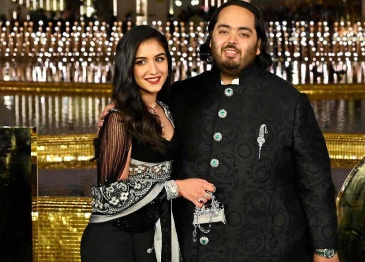 Anant Ambani và vị hôn thê Radhika Merchant (Ảnh: Getty).